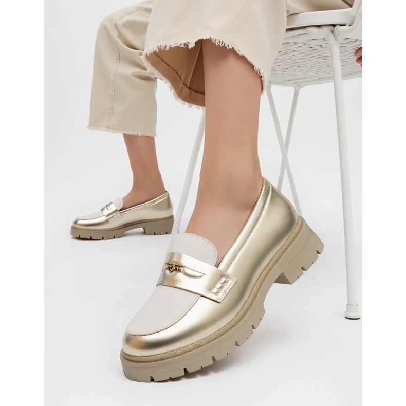 Női arany cipő aranysárga