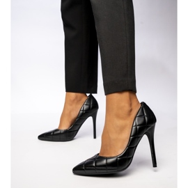 Női novara fekete magas sarkú cipő