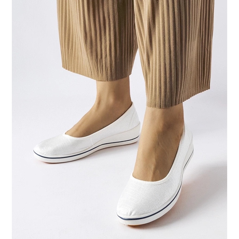 D/GMR Csillogó ekrü balerinák a Morrisontól bézs D/GMR Csillogó ekrü balerinák a Morrisontól bézs