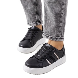 D/GMR Fekete tornacipő a Goldsmi platformon