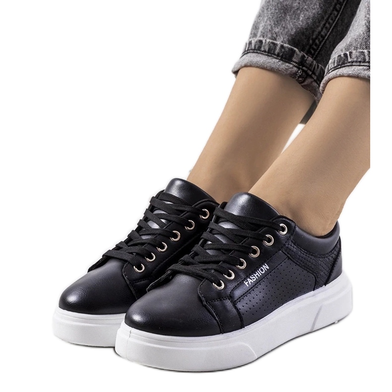 D/GMR Fekete tornacipő vastag Louisiana talpon