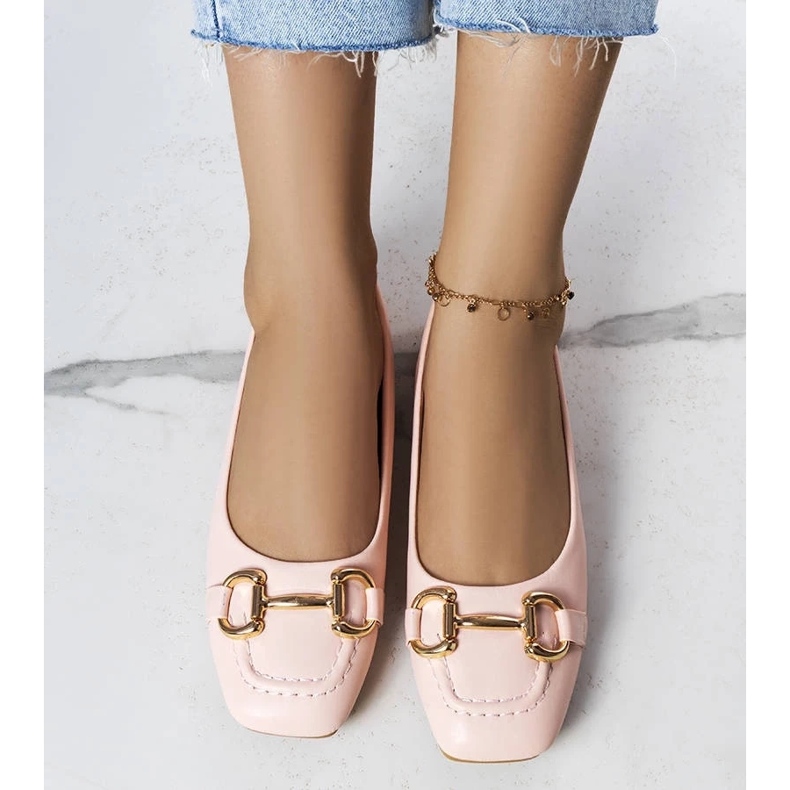 D/GMR Rózsaszín balerinák arany díszítéssel az Iris-től D/GMR Rózsaszín balerinák arany díszítéssel az Iris-től