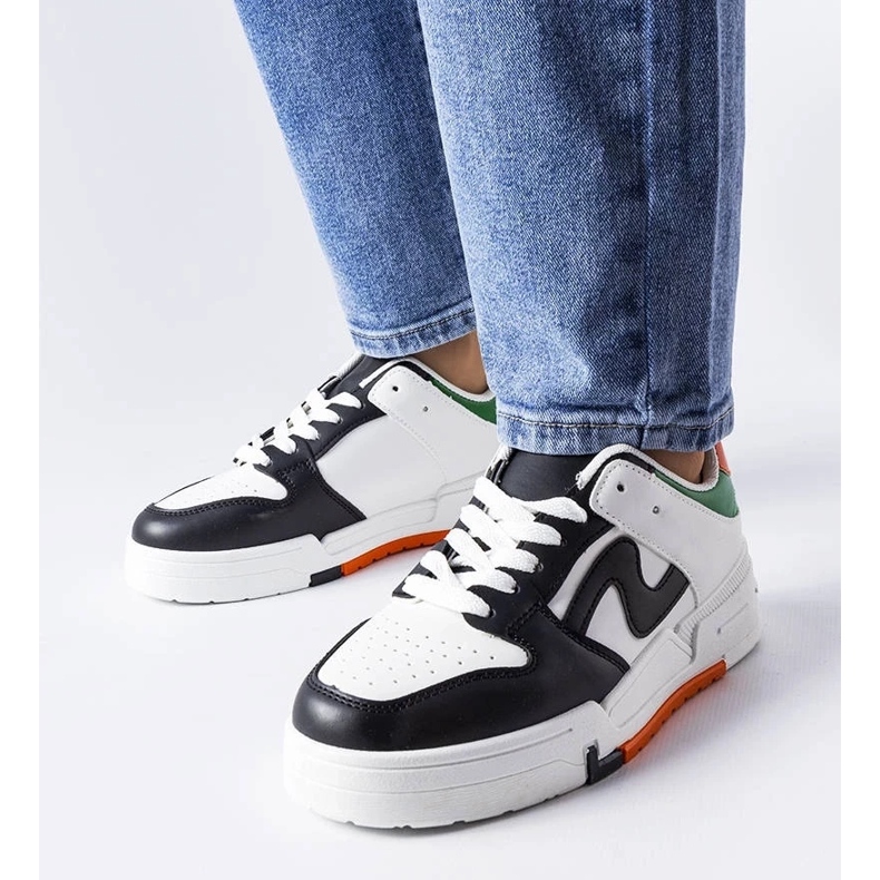 D/GMR Fekete-fehér csizma vastagabb talppal a Harter márkától