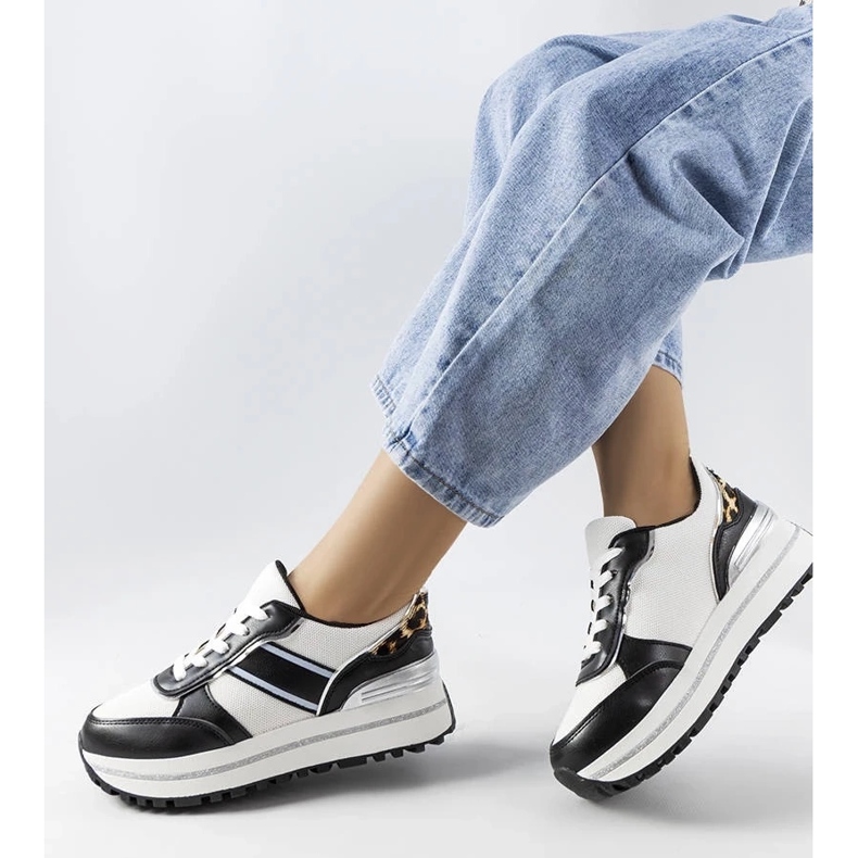 D/GMR Fekete tornacipő csillogó betétekkel a Lang márkától