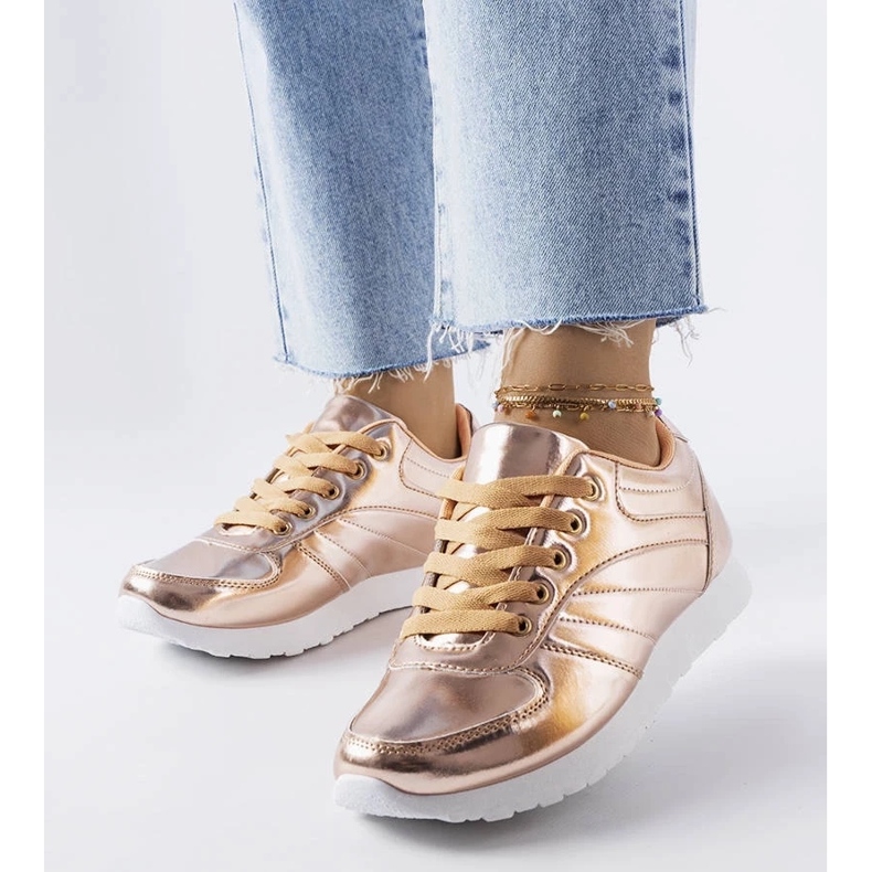 D/GMR Quessy arany tornacipő