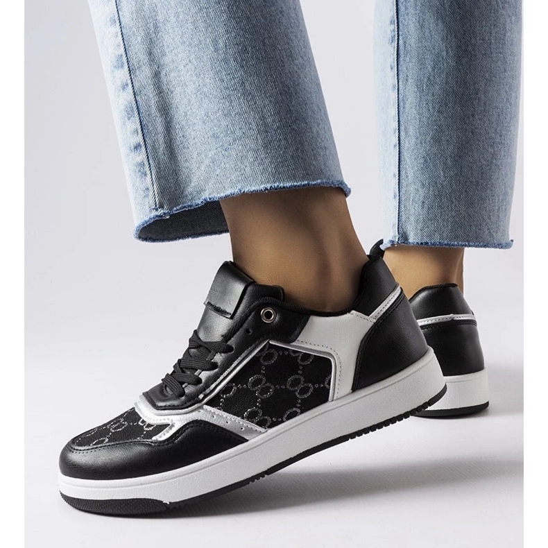 D/GMR Fekete tornacipő Isidor monogrammal díszítve D/GMR Fekete tornacipő Isidor monogrammal díszítve