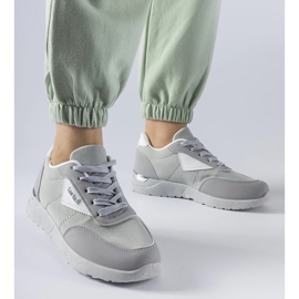 D/GMR Szürke szövet tornacipő a Geraldino-tól D/GMR Szürke szövet tornacipő a Geraldino-tól