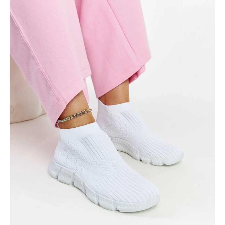 D/GMR Fehér könnyű sportcipő a Vaclav cégtől