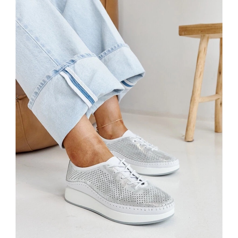 Ezüst bőr tornacipő az Amana platformon