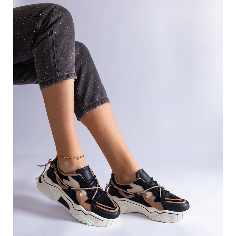 D/CEO Fekete tornacipő Valdez cirkon zsinórral díszítve D/CEO Fekete tornacipő Valdez cirkon zsinórral díszítve