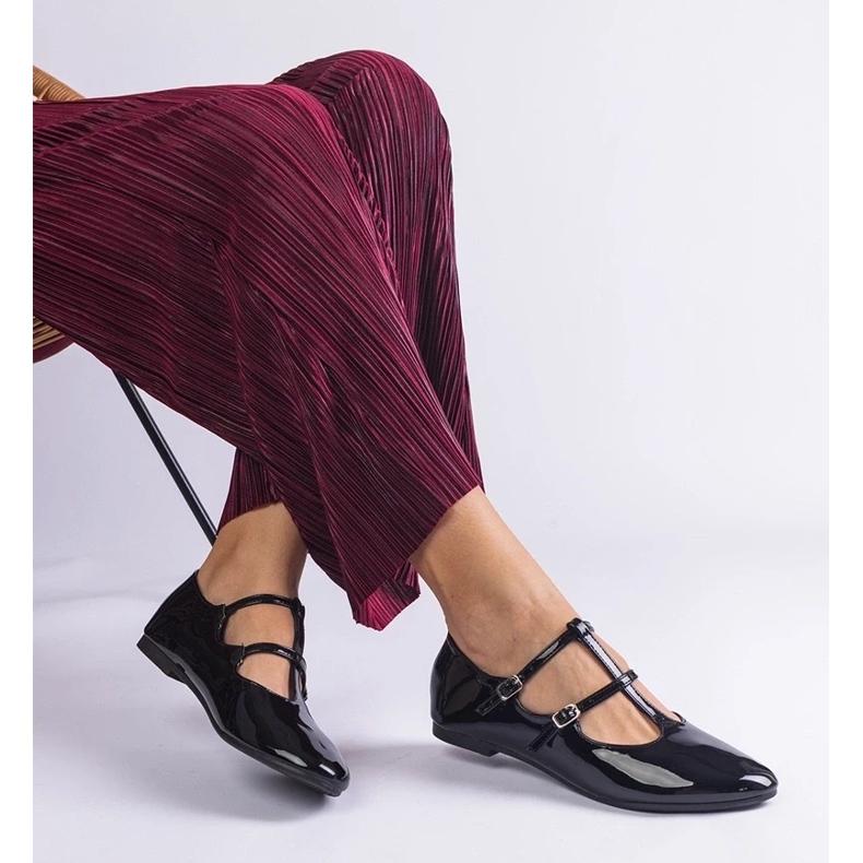 D/CEO Fekete lakkozott balerinák Marinos csatjal