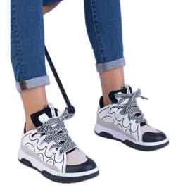 Fekete női cipők dekoratív kötéssel Fekete női cipők dekoratív kötéssel