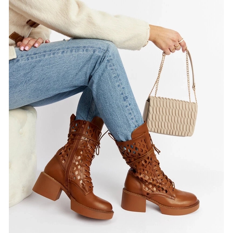 D/CEO Barna áttört magas sarkú csizma a Visalia márkától