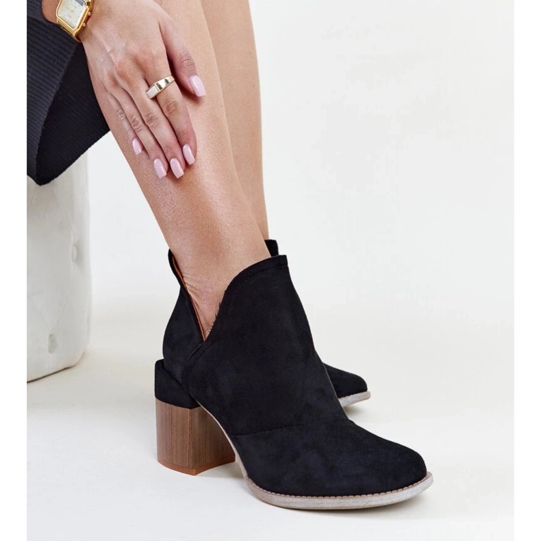 D/CEO Fekete aszimmetrikus szigetelt bokacsizma a Nadica-tól