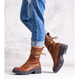 D/CEO Barna bokacsizma Sahera öko bőrből