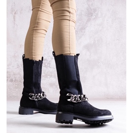 D/CEO Fekete női bokacsizma Yasarna lánccal díszítve