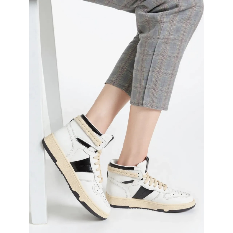 Női cipők wysokie rubio fehér/fekete