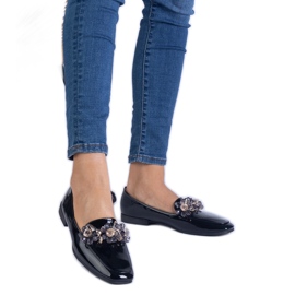 Fekete lakkozott cipők kristályokkal Fekete lakkozott cipők kristályokkal