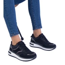 Csillogó és cirkonokkal díszített fekete cipők Csillogó és cirkonokkal díszített fekete cipők