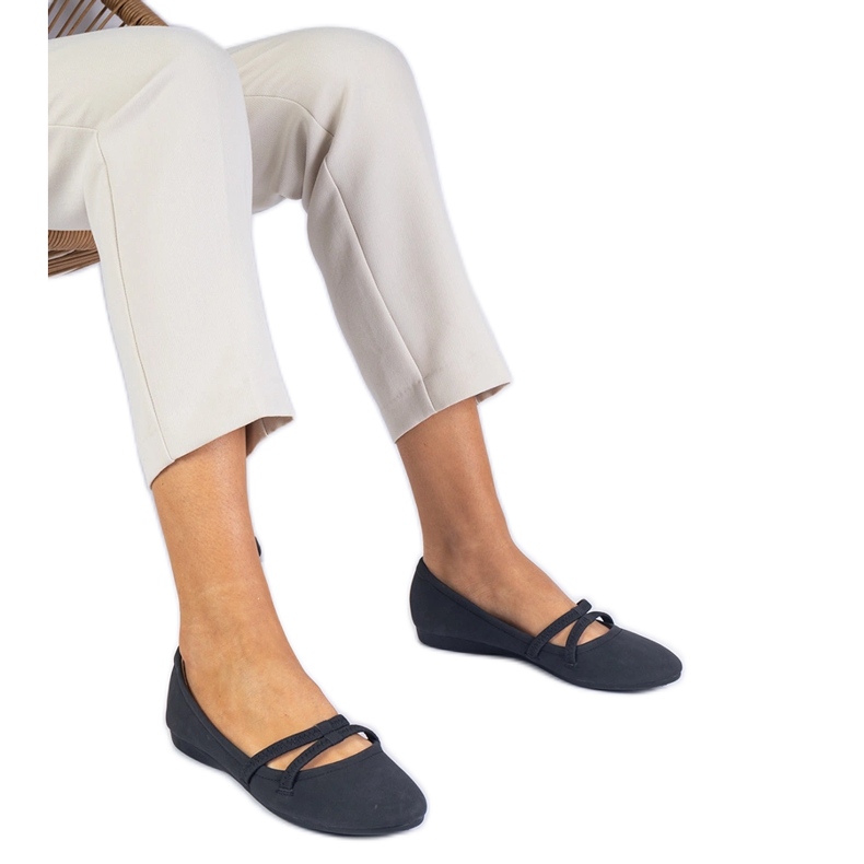 Fekete női ballerinák, amelyek Matt Eco -Átteremből készültek