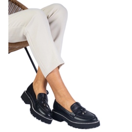 Fekete mokaszinok, strasszokkal díszítve