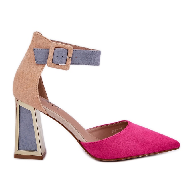 Szandál az oszlopon hegyes lábujjakkal rózsaszín