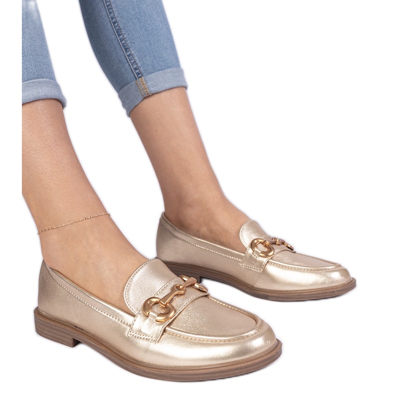 Arany női cipők arany dekorációval aranysárga