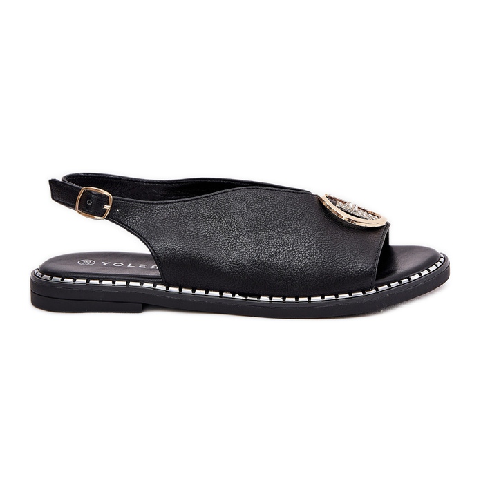 Lapos, elegáns szandál fekete dekorációval