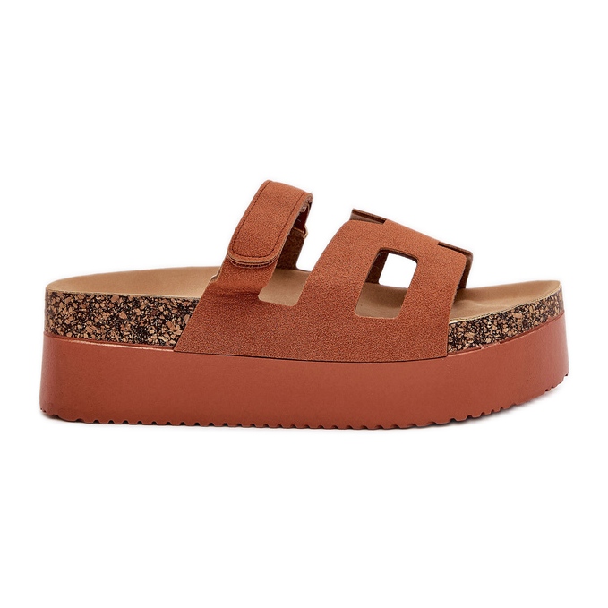 Papucs a hatalmas teve platformon barna