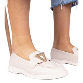 Bézs női cipők elegáns dekorációval