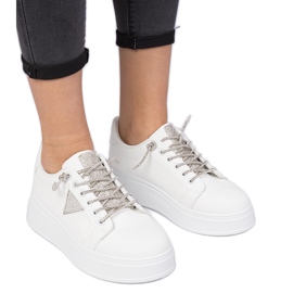 Fehér cipők cipők ezüst cirkonokkal Fehér cipők cipők ezüst cirkonokkal