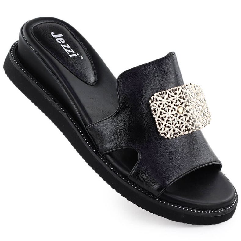 Öko-bőr papucs a fekete platformon Jezzi díszjével 2267