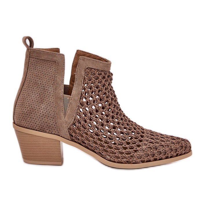 Nyílt a nők magas sarkú cipője kivágásokkal és khaki zsinórral bézs