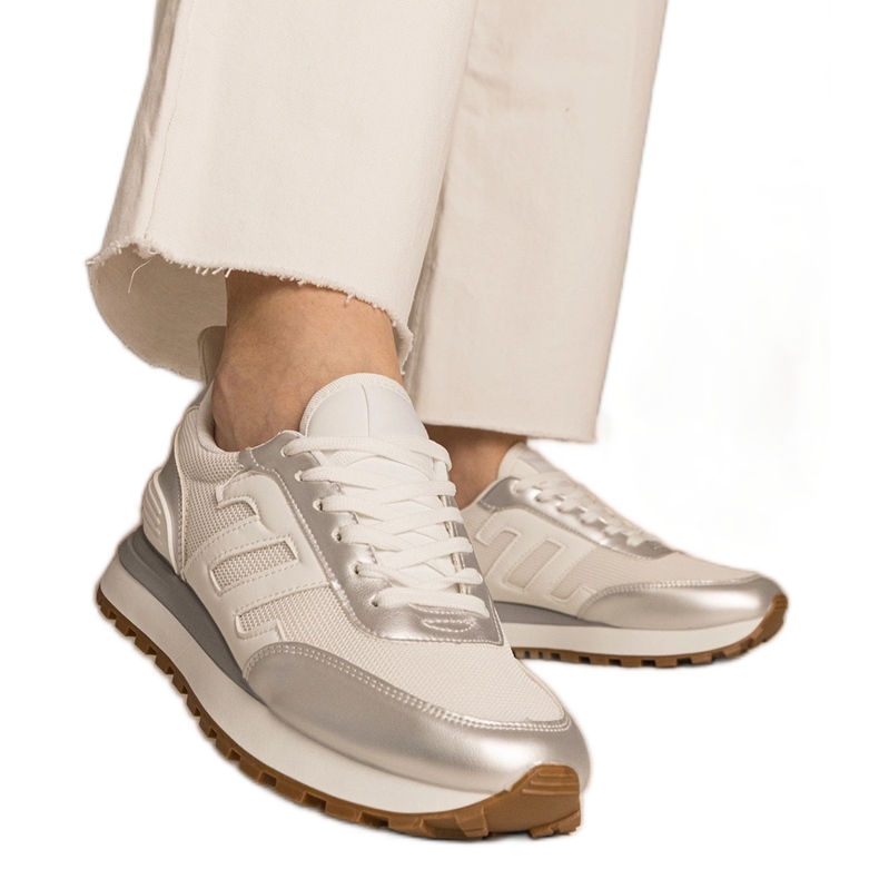 Fehér-srebrne cipők női sport