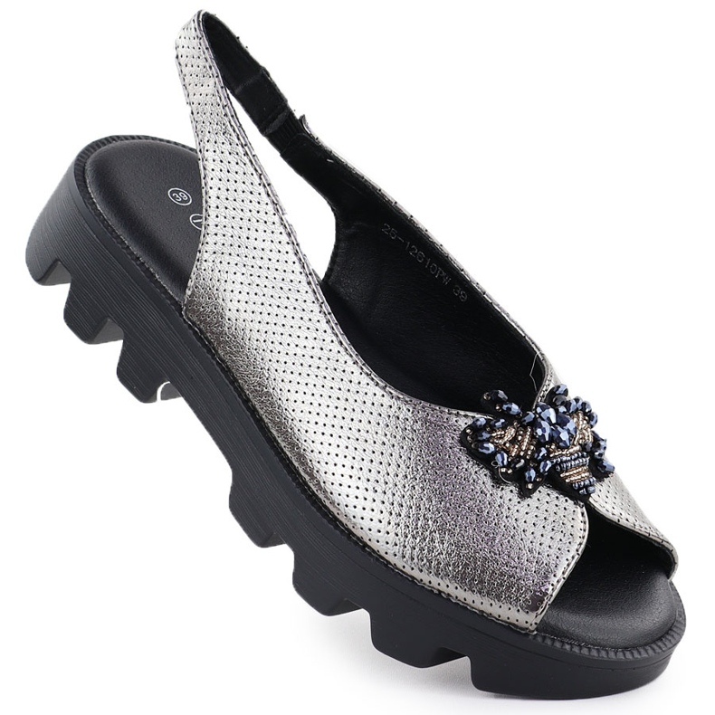 Női szandál a platformon perforált fém ezüst potocki sz12610