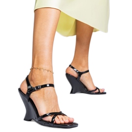 Fekete lakkozott női ék szandál Fekete lakkozott női ék szandál