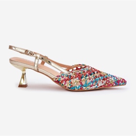 Magas sarkú sarkú lábujj és egy nyitott multolózis sarok sokszínű