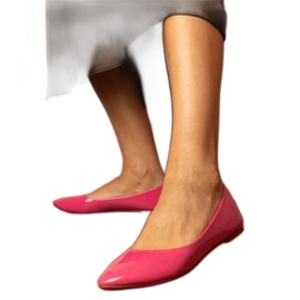 Rózsaszín lakkozott balerinák