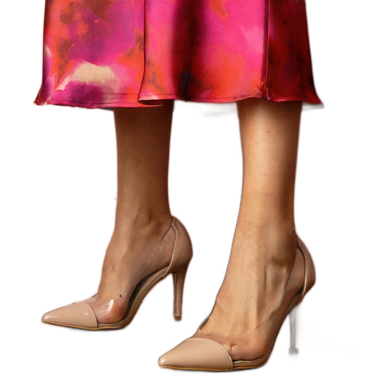 Bézs klasszikus szivattyúk átlátszó felsőkkel