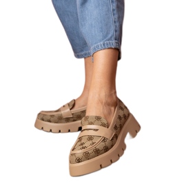 Női barna cipők hímzéssel