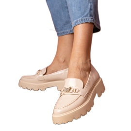 Bézs lakkozott cipők cirkon pillangóval