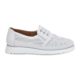 Evento A női cipő fehéren csúszott