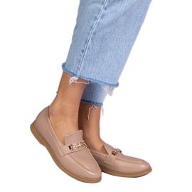 Barna lágyak arany dekorációval