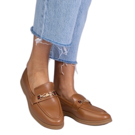 Sötétbarna cipők arany dekorációval