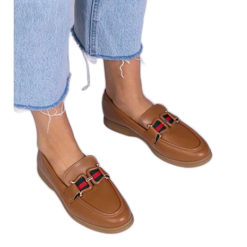 Barna láncok öko -lécel díszítve