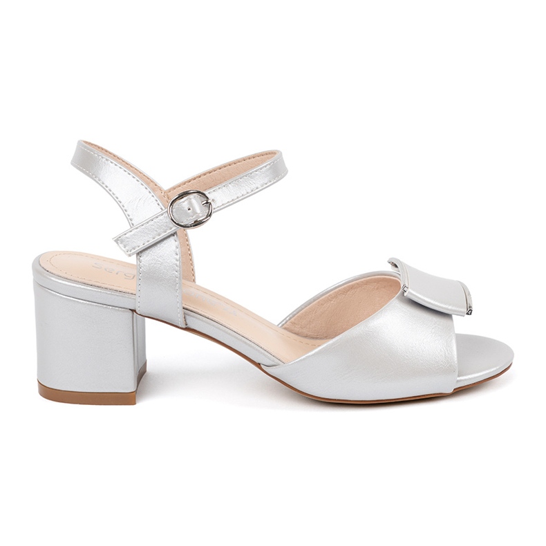 Sergio Leone Szandál a nők oszlopán, nyitott ezüst sarokkal