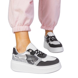 Fekete tornacipő csillámmal Fekete tornacipő csillámmal