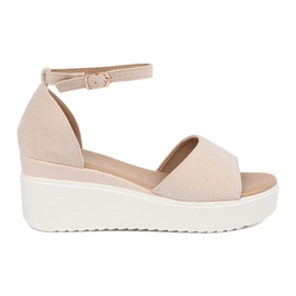 Seastar Könnyű, női szandál egy fehér ékön bézs Seastar Könnyű, női szandál egy fehér ékön bézs