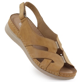 Bőr női szandál ékeken világosbarna helios 144