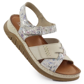 Bőr kényelmes tépőzáras szandál bézs virágokkal T.sokolski L25-173 Bőr kényelmes tépőzáras szandál bézs virágokkal T.sokolski L25-173